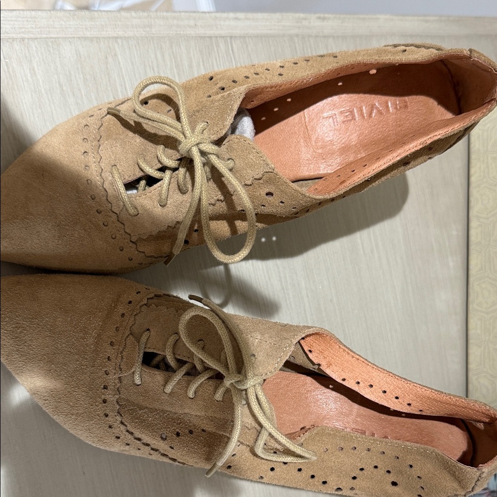 Elegant Tan Suede Women's Loafers